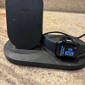Belkin Black Charging Dock for Smartwatch